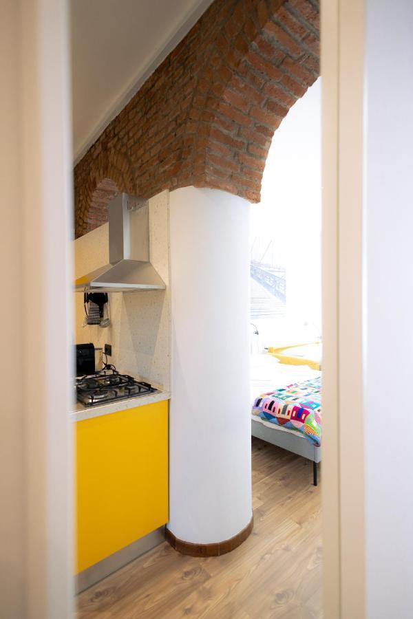 The Red Bricks Home - San Babila Area Milão Exterior foto